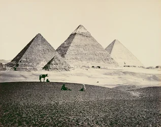 Pyramidy El-Geezeh z jihozápadu, 1858 (sépiová fotografie)